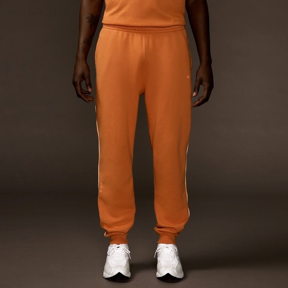 ⏰EARLY⏰NOCTA x Nike Fleece Sweatpant • SS24 • Medium • Hot Curry •Cardinal Stock - Picture 2 of 6